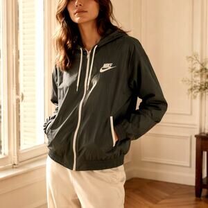 Nike Windrunner Jacket Womens Black Hooded Full Zip Lightweight NWT